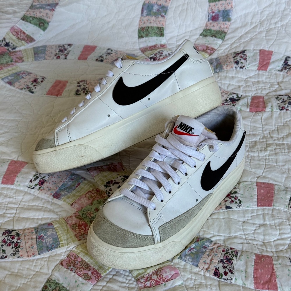 Nike Blazer Low Platform Sneakers White Black Suede Womens 7 Streetwear Heritage